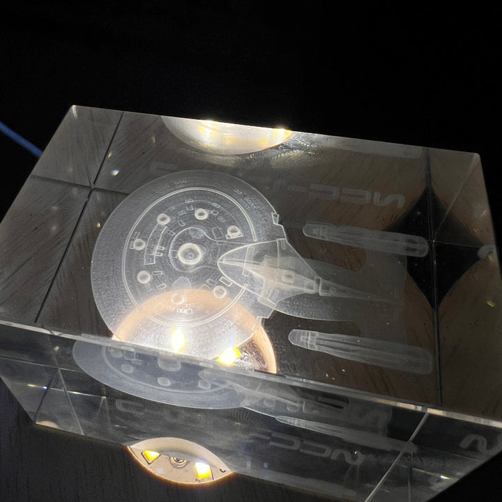 Star Trek NCC-1701-D  Lighted Cryo Starship