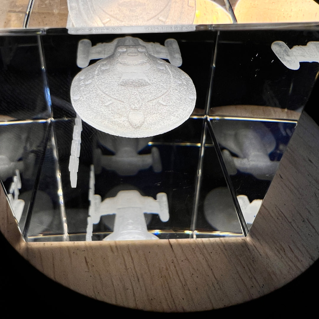 USS Voyager NCC-74656 Lighted Cryo Starship