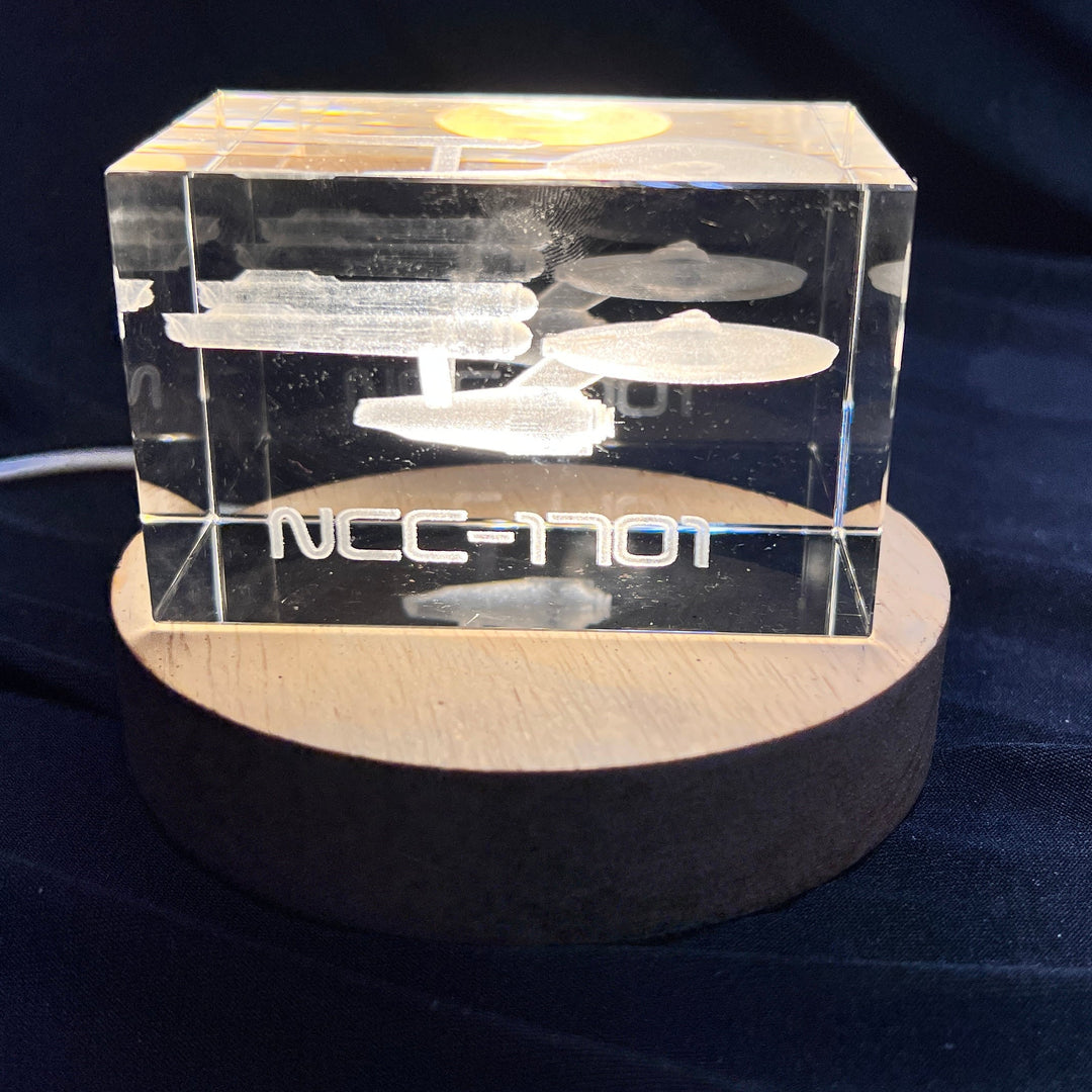 Star Trek NCC-1701  Lighted Cryo Starship