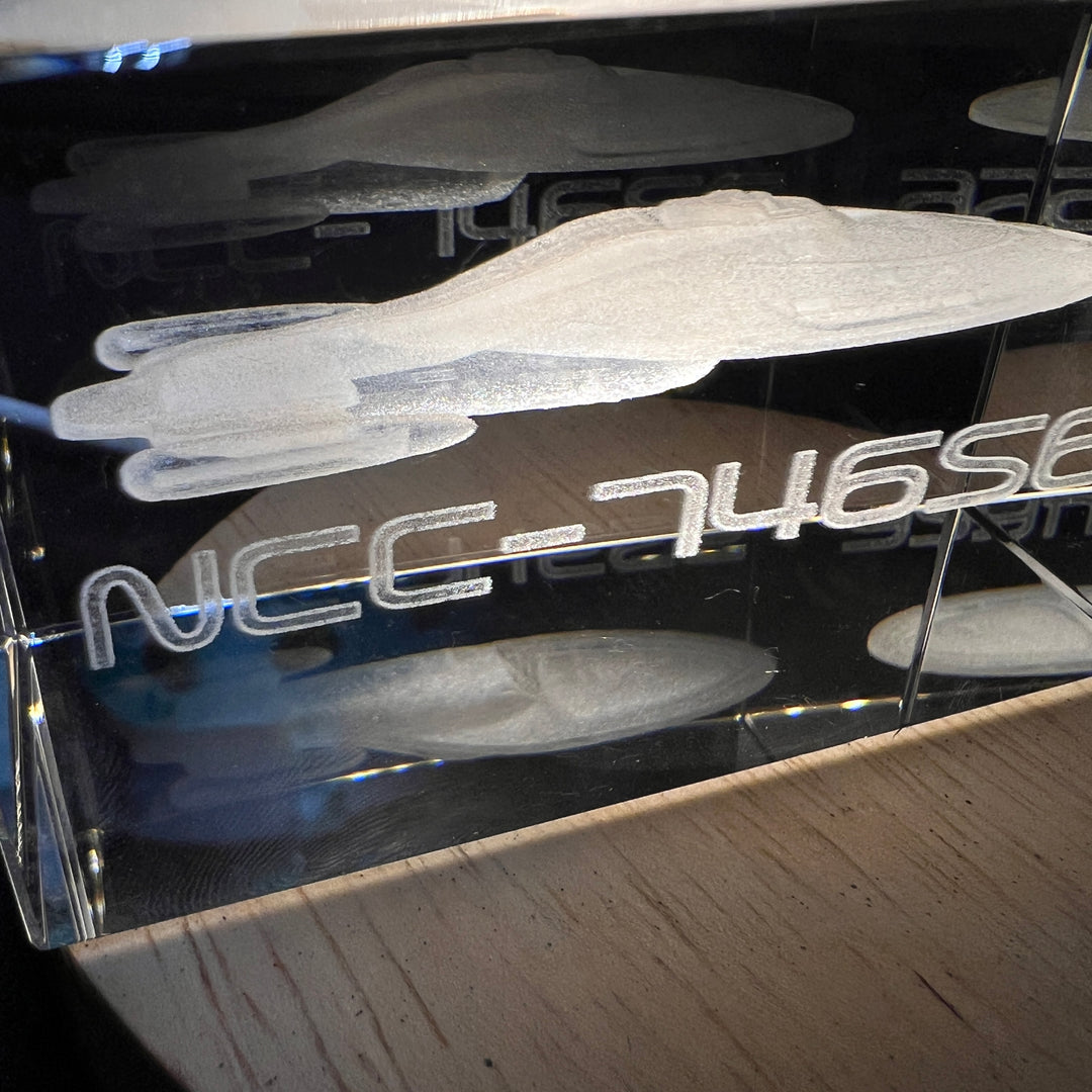 USS Voyager NCC-74656 Lighted Cryo Starship