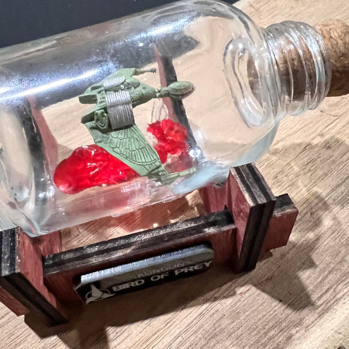 Mini Bâtiment de Guerre Klingon en Bouteille