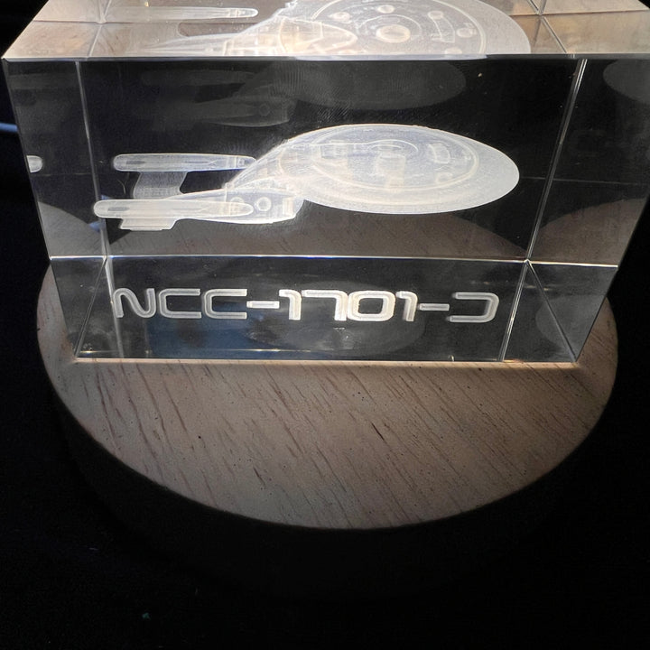 Star Trek NCC-1701-D  Lighted Cryo Starship