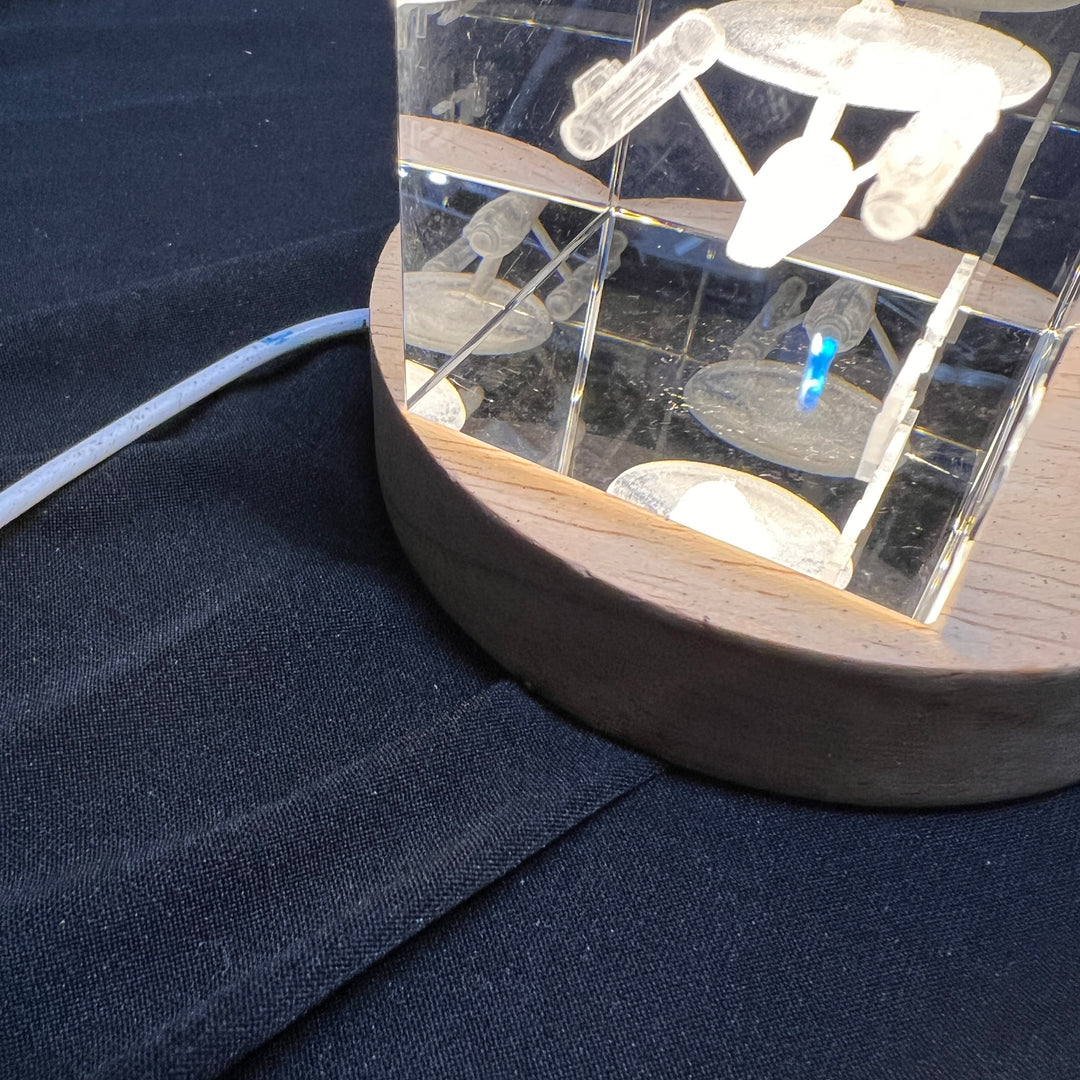 Star Trek NCC-1701  Lighted Cryo Starship