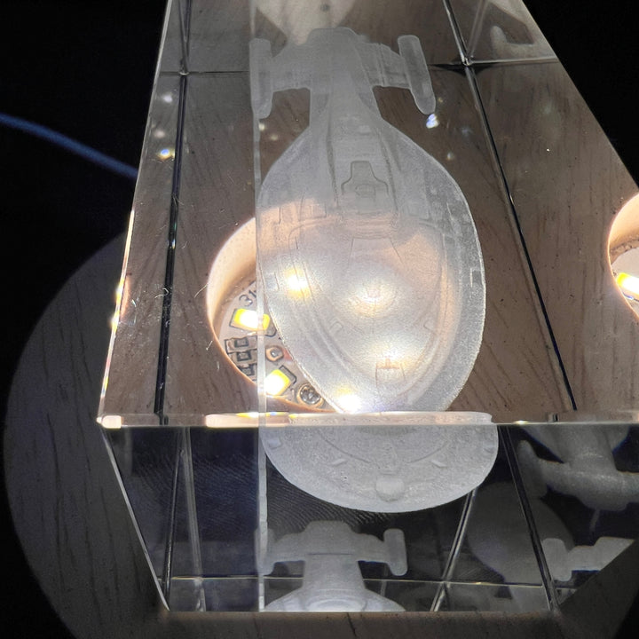 USS Voyager NCC-74656 Lighted Cryo Starship
