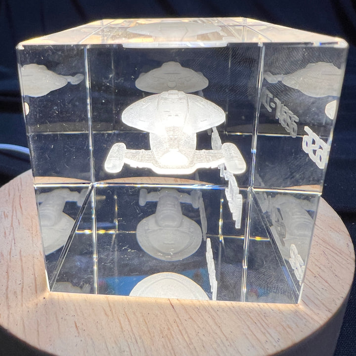 USS Voyager NCC-74656 Lighted Cryo Starship