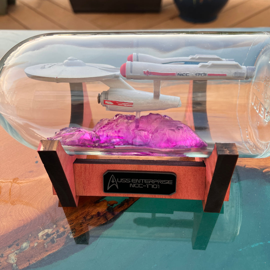 MStar Trek NCC-1701 Enterprise in a Bottle