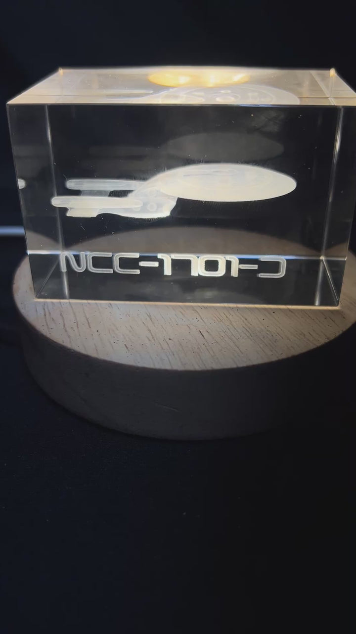 Star Trek NCC-1701-D  Lighted Cryo Starship